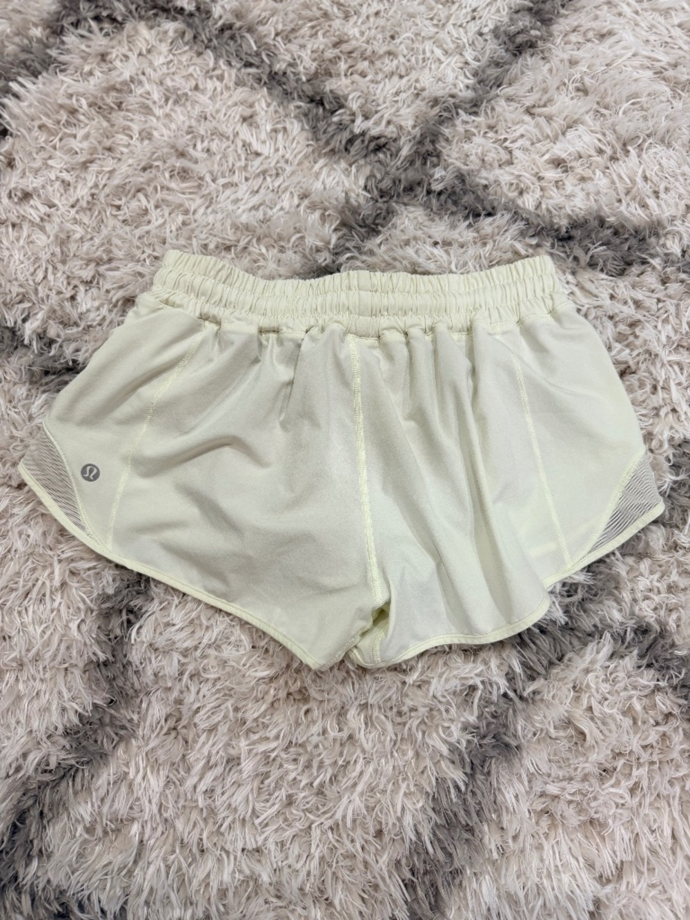 LULULEMON | Hotty Hot Low Rise 2.5", Size 6